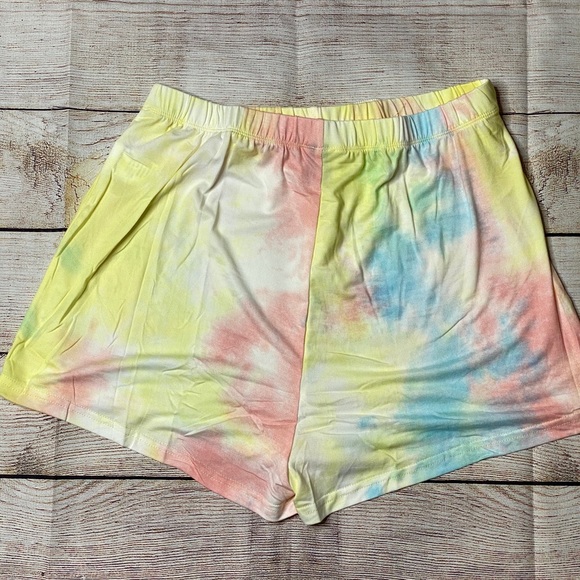 Pastel Tie Dye Cropped Top/Short Lounge Set NWT - Picture 9 of 9